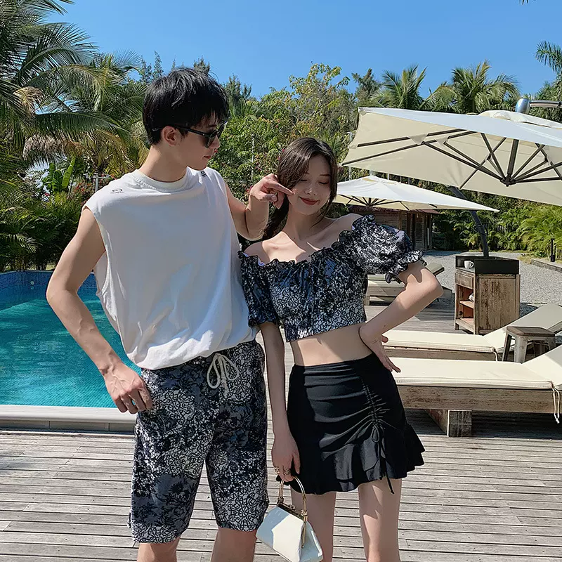 新款情侣泳衣 女一字肩复古碎花带袖分体裙式游泳衣 男士沙滩裤