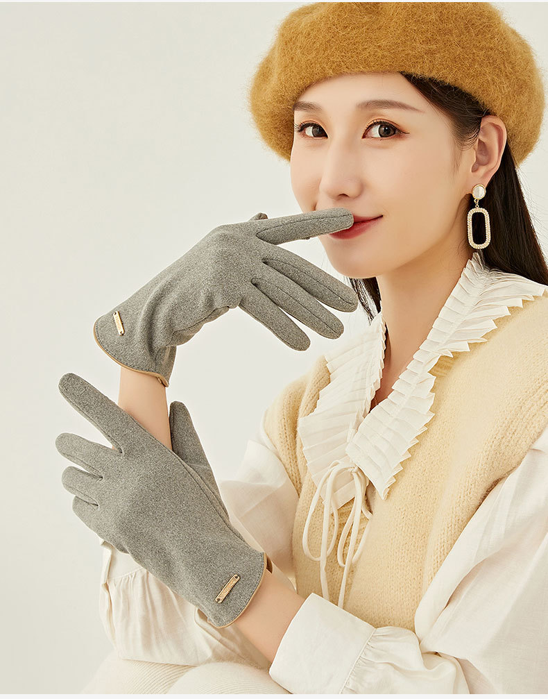 Women's Fashion Solid Color Velvet Polyester Gloves 1 Pair display picture 3