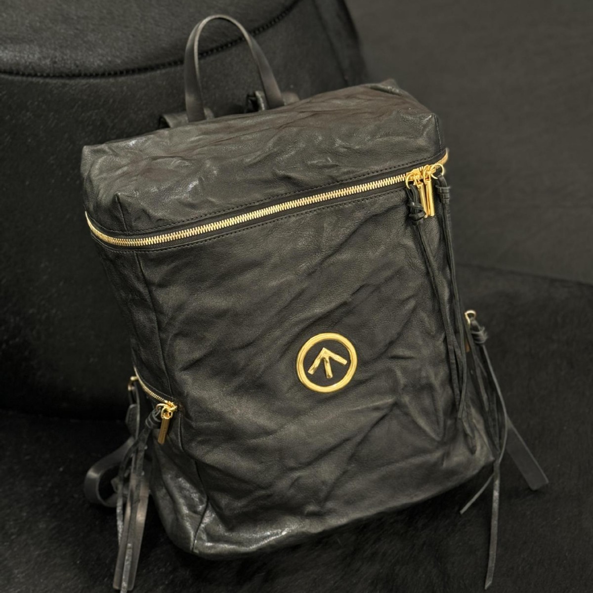 GROTTO个乐无性别主义黑石褶皱绵羊皮大小号软皮双肩包便携大容量