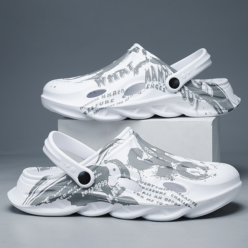 Zapatillas Baotou ropa exterior de verano para hombres zapatos casuales con agujeros de cabeza grande pisando mierda sandalias de playa resistentes al desgaste de moda