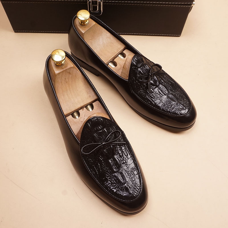 Retro Crocodile Pattern Fashionable Men's Casual Pointed Leather Shoes Slip-On Hairstylist Korean Style Trendy Shoes with Increased Height