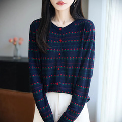 2025年早秋新款精纺羊毛圆领针织开衫长袖女提花宽松百搭上衣外套