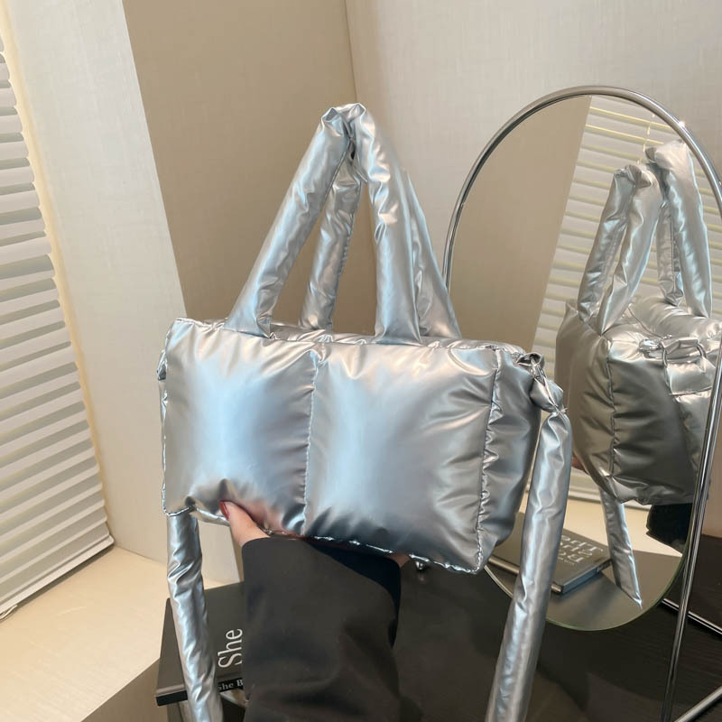 2025 nuevo cross-border cuadrado bolso de plumón portátil de espuma de algodón de mujer brazalete ligera relleno de algodón mochila casual image 11