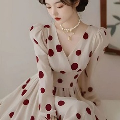 超好看波点连衣裙2025早秋新款女装漂亮独特正式场合法式气质裙子
