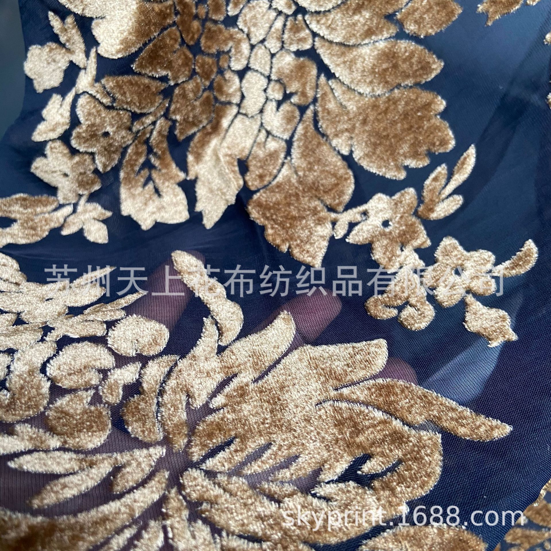 长期供应梭织丝绒烂花锦绒乔绒素色烂花绒双色绒双面绒女装面料-阿里巴巴