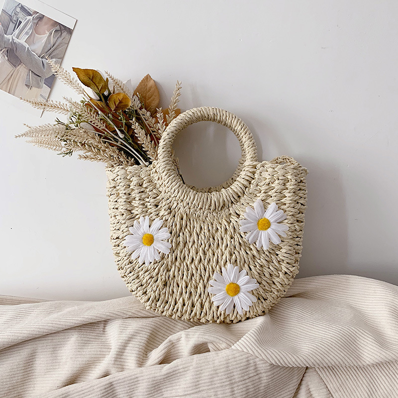 Women's Small Straw Daisy Vacation String Straw Bag display picture 5