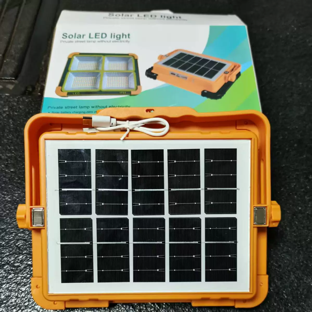 太阳能四格USB太阳能夜市摆摊夜市应急灯充电户外露营灯厂家直销