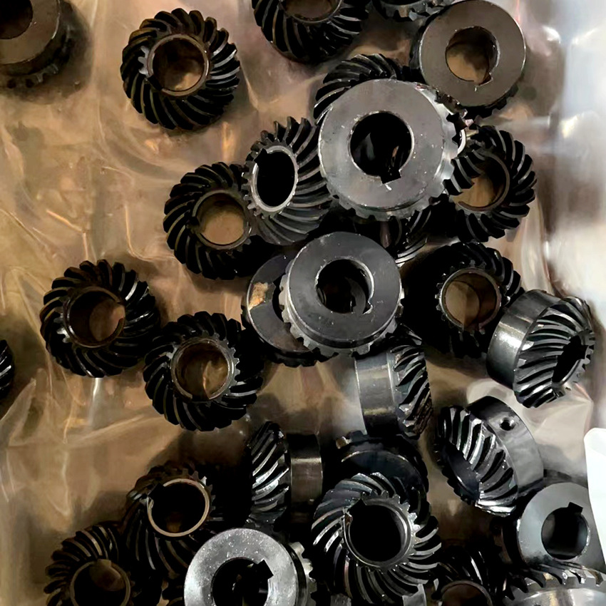 40cr螺旋伞齿轮斜锥齿轮配件大全传动弧形伞型齿轮90度加工