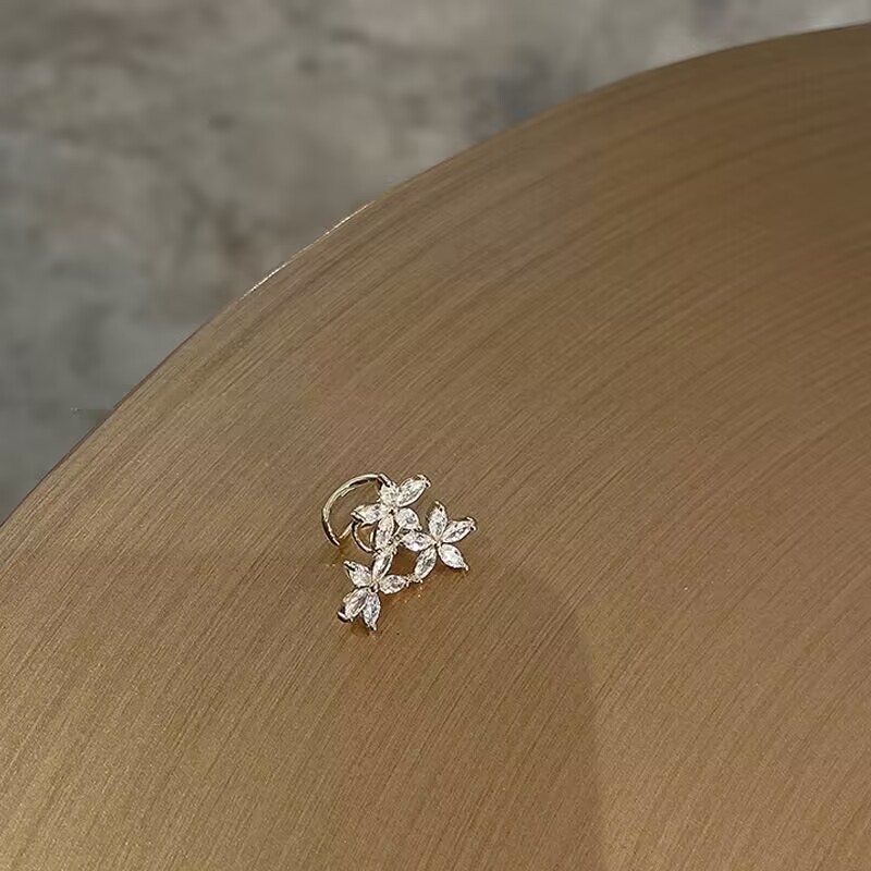 Clip de oreja pendientes no perforados hebilla de oreja francesa femenina 14K pendientes de retención de color temperamento de alto grado clip de hueso de oreja francesa