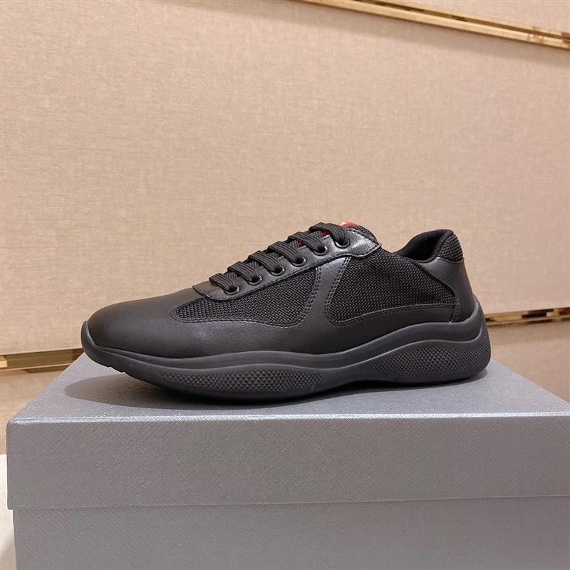 Autumn white low breathable casual solid color sneakers made of…