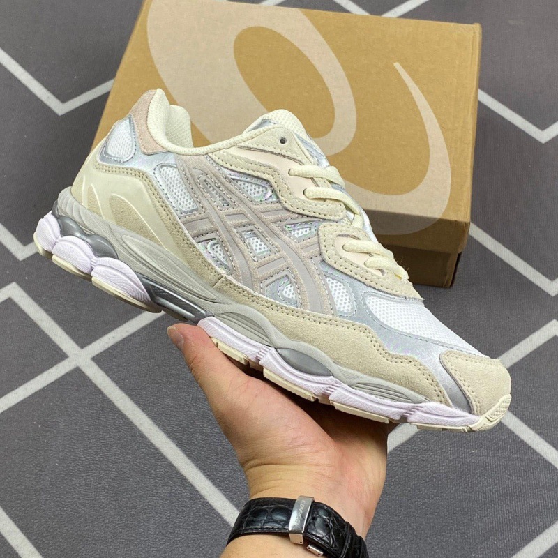 오프화이트 브라운 1201A789-105