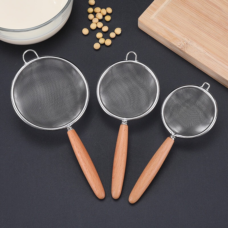304 Stainless Steel Small Colander with Wooden Handle, Juice, Soy Milk, Tea Residue Filter, Baking Tool, Oil Filter Spoon, Flour Sieve