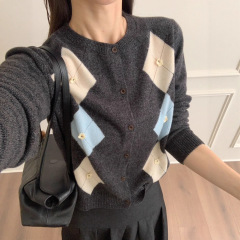 2025秋高品质全羊毛菱格针织开衫女气质百搭针织开衫濮院实体女装