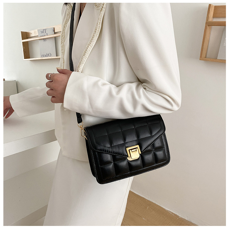 Women's Pu Leather Solid Color Streetwear Square Flip Cover Shoulder Bag Crossbody Bag Square Bag display picture 1