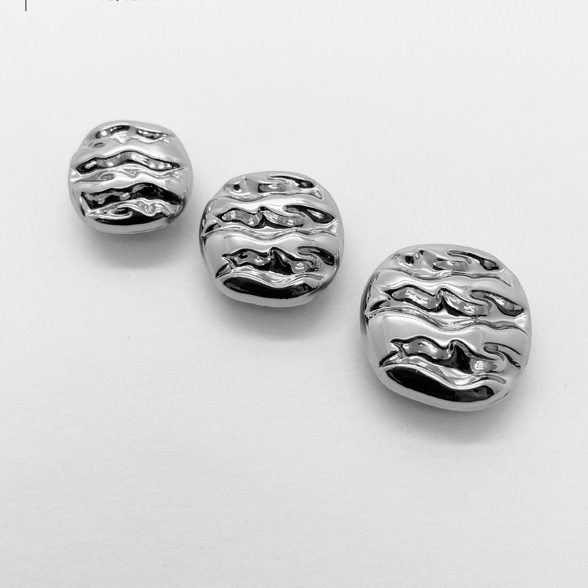 Fashionable metal quad button wholesale buttons high-end clothing…