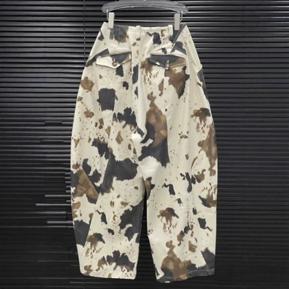 Весенне-летние американские нишевые ретро-джинсы с леопардовым принтом и прямыми штанинами 2025 года очень красивы.