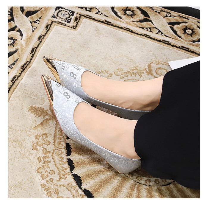Women's High Heels Pointed Toe Satin Shoes With Metal Detail_voghion.com
