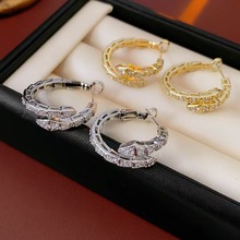 新款轻奢独特蛇形锆石耳扣小众设计简约精致百搭时尚高级感耳饰女