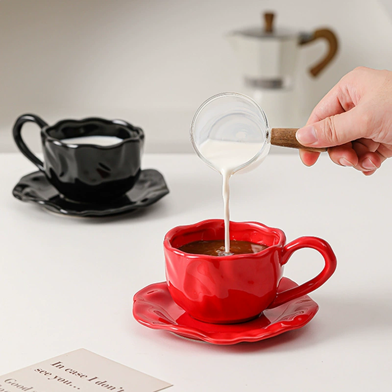 Черно-красная контрастная керамическая кофейная чашка с блюдцем, домашняя кружка с индивидуальным логотипом, керамическая чашка в подарок