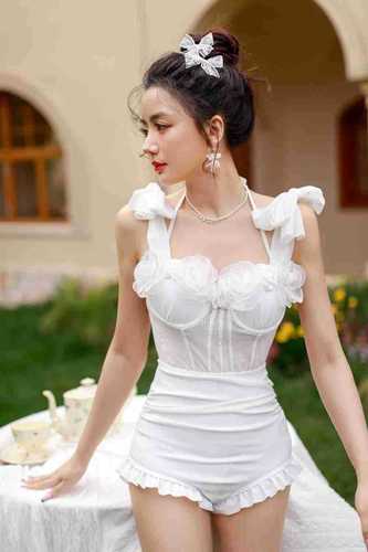 Long skirt two-piece swimsuit for women, conservative one-piece covering the flesh, slimming, sexy suspender swimwear, vacation super fairy hot spring