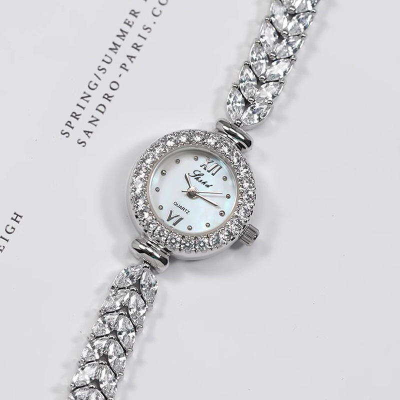 Douyin Foreign Trade Baby's Breath Mermaid Watch Light Luxury Fashion Diamond Ladies Watch Simple Elegant Compact Bracelet