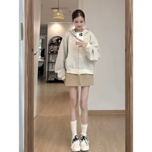 搭配一整套新款韩系氛围感打底衫条纹连帽卫衣外套半身裙三件套装