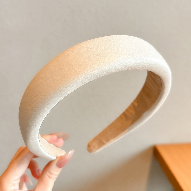 Primavera pequeña diadema fresca para mujer 2025 celebridad de Internet nuevo estilo salvaje fuera de estilo coreano horquilla de cabello prensado diadema accesorios para la cabeza