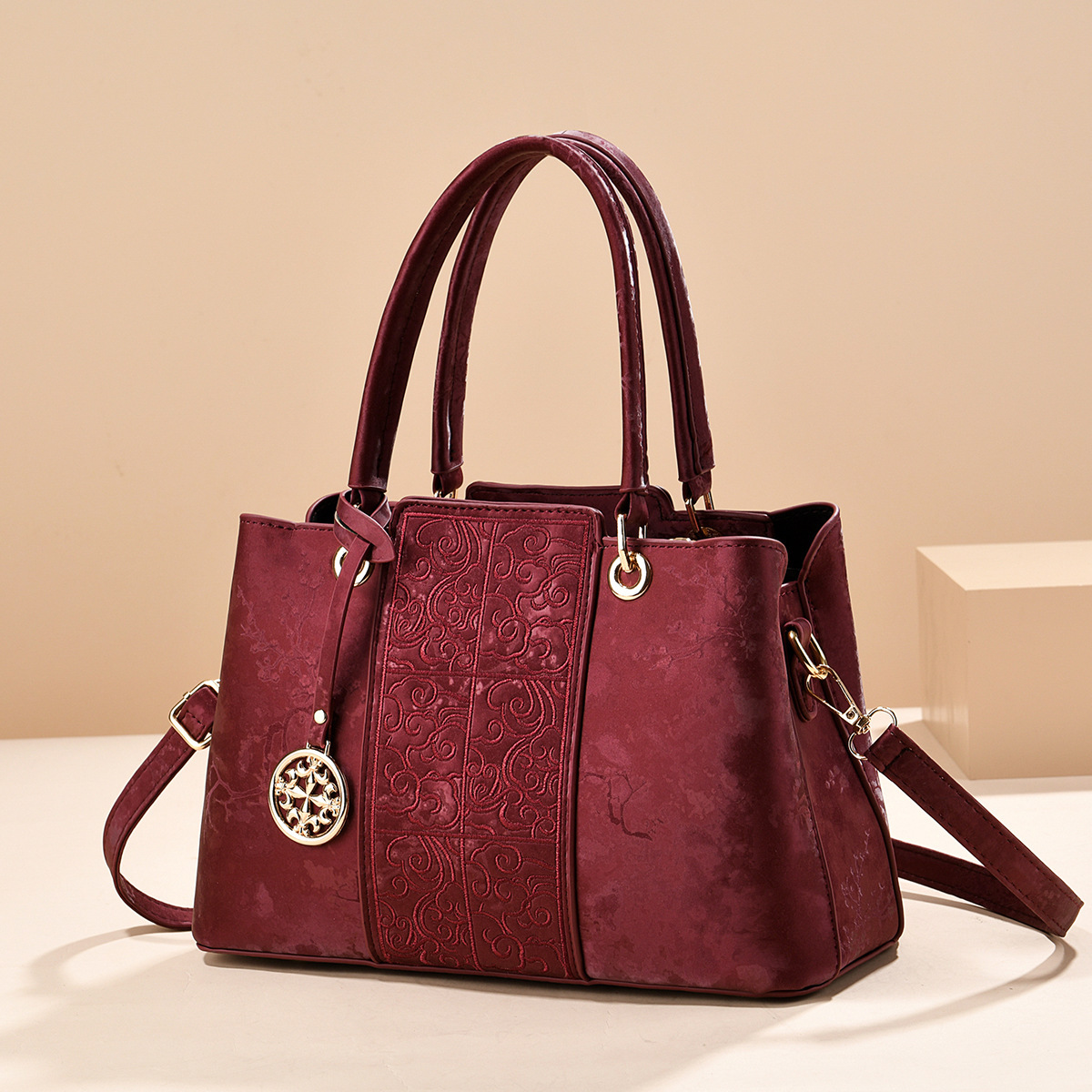2026 nuevo retro Xiangyun bolso bordado estilo nacional de mujer gran capacidad de viaje mochila para el Día de la Madre para mamá