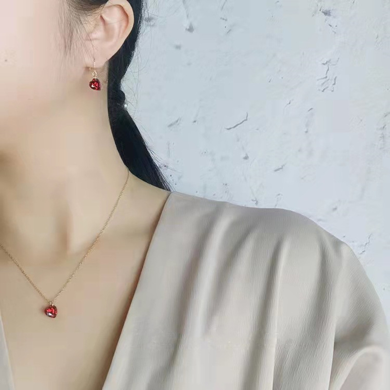 6g Weight Copper Pendant Material Pendant Necklace Classification Copper Chain Material cable chain Chain Type 1 Piece Quantity Wholesale Jewelry Simple Style Classic Style Heart Shape Copper Plating Pendant Necklace Cable Chain