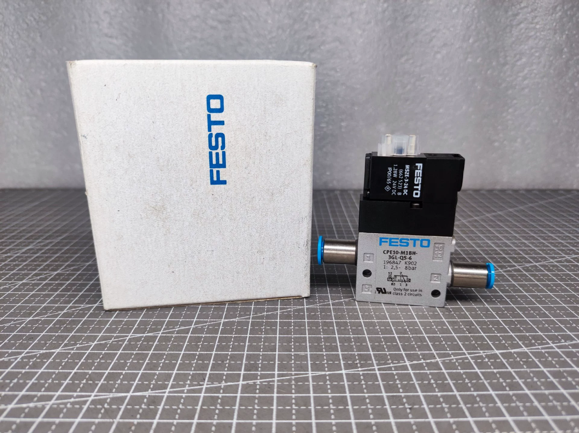 A065* Электромагнитный клапан Festo FESTO 196847 CPE10-M1BH-3GL-QS-6, совершенно новый, оригинальная упаковка