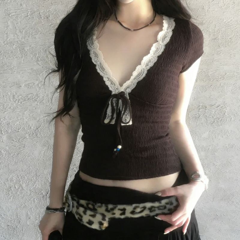 Retro-Style Beaded Slimming French Vintage Short-Sleeve T-Shirt with Sexy V-Neck and Lace Trim Retro-Style Beaded Slimming French Vintage Short-Sleeve T-Shirt with Sexy V-Neck and Lace Trim