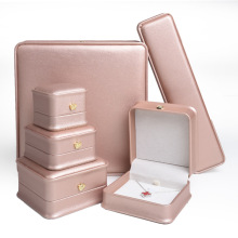 �ʹ�PUƤ�|�錚�������b�ռ{��ָ������C�������������b����