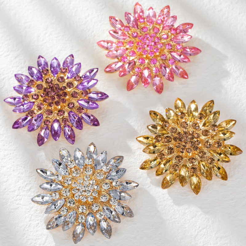 Shiny Flower Alloy Inlay Crystal Rhinestones Women's Brooches display picture 1