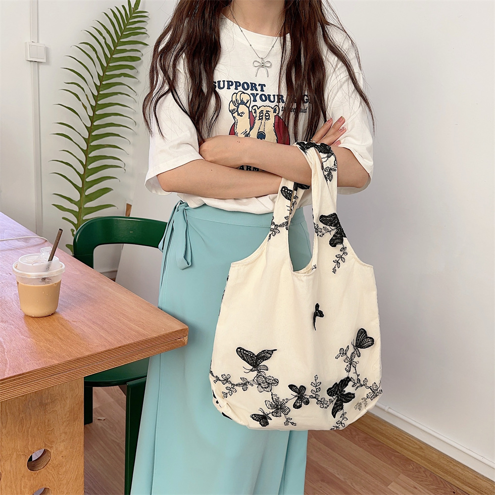44292 Traditional Chinese style retro embroidered lace butterfly cloth bag for casual women's travel, canvas bag, large capacity single-shoulder bag Item Picture