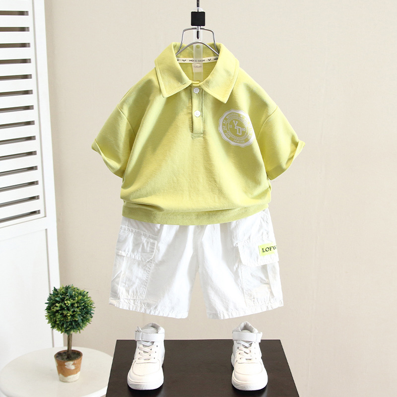 7212 Traje de verano para niños 2025 nuevo estilo hermoso traje delgado para niños camisa polo de manga corta bebé estilo occidental verano