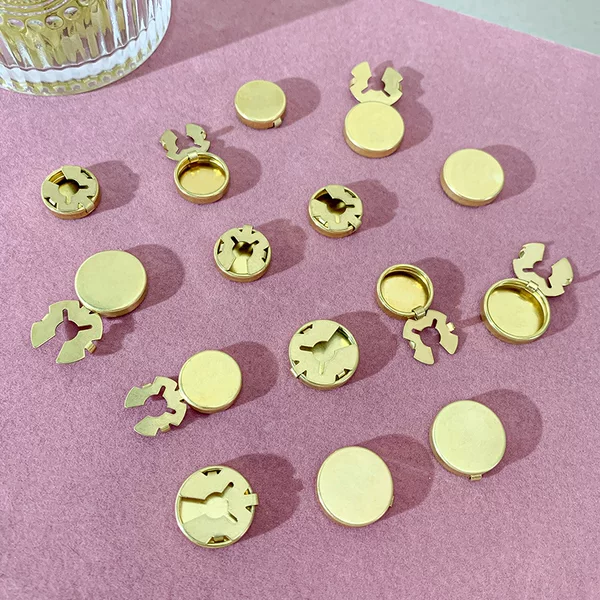 Supply copper turtle buckle gold and silver flat head round head cap advanced millihua cap copper cap flat collar buckle cap pin