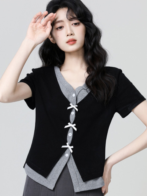 White-Collar Style Fashionable Fake Two-Piece Contrasting Bow V Neck Short-Sleeved T-Shirt for Women Summer Contrasting Color Splicing Design to Look Slim White-Collar Style Fashionable Fake Two-Piece Contrasting Bow V Neck Short-Sleeved T-Shirt for Women Summer Contrasting Color Splicing Design to Look Slim