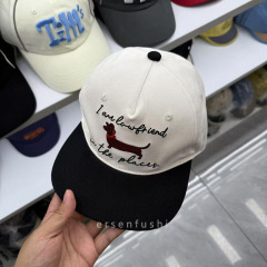 韩版宽檐腊肠狗字母刺绣棒球帽子女大头围时尚可爱减龄遮阳鸭舌帽