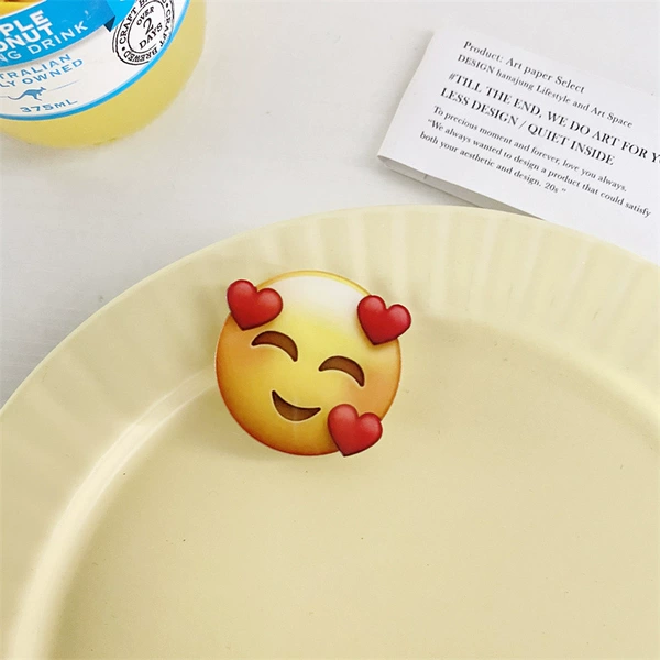 Emoticon package blowing kiss hairpin