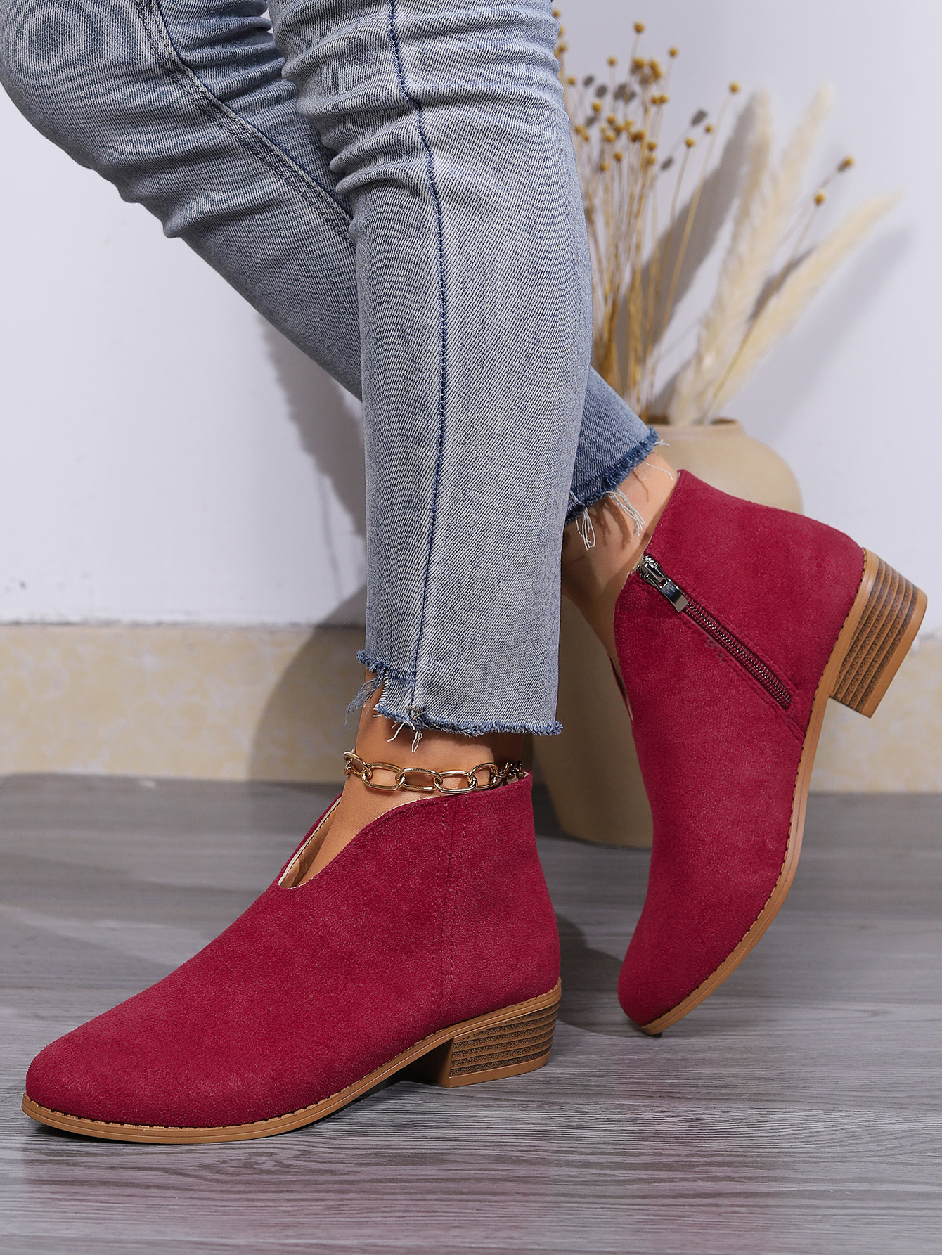 Ženski škornji velike velikosti Enobarvni škornji z debelo peto_voghion.com