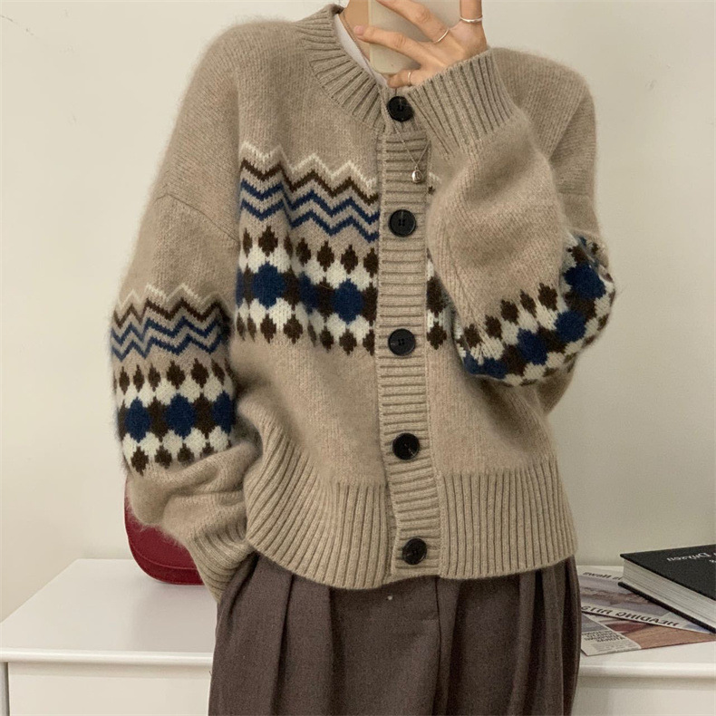 2025 otoño nuevo cardián de punto de mujer abrigo corto Jacquard suéter suelto exterior cuello redondo suave camisa de moda