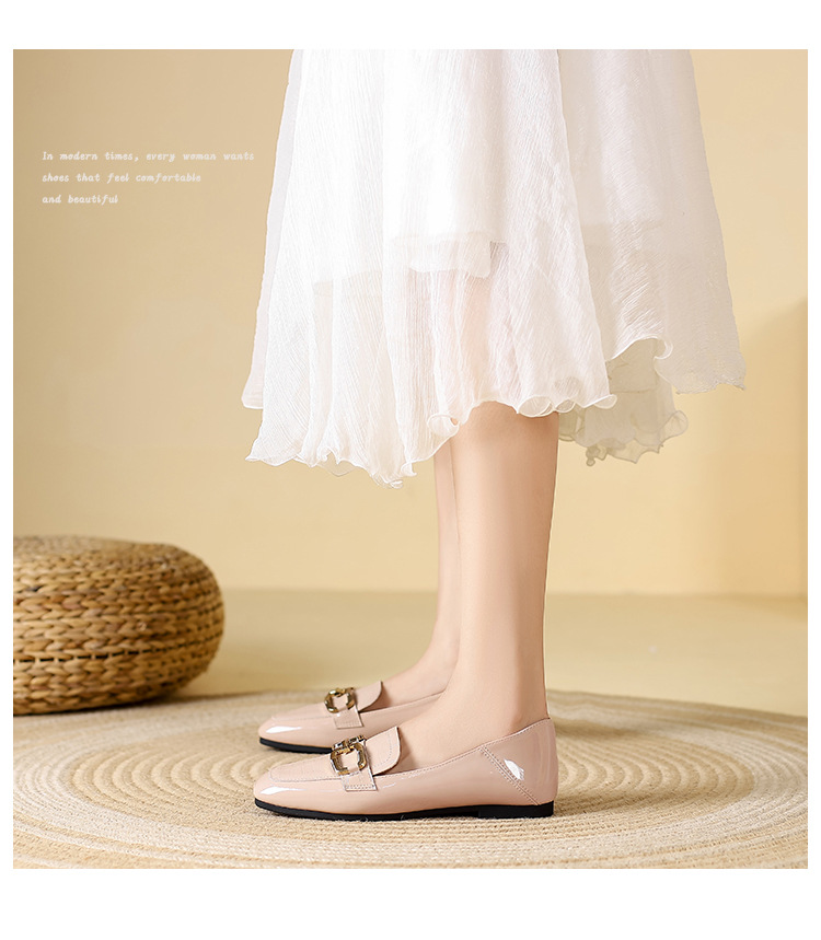 Άνοιξη και φθινόπωρο νέα φλατ παπούτσια γυναικεία κορεατική έκδοση λουστρίνι μαύρα μικρά δερμάτινα παπούτσια μόδας τετράγωνο δάχτυλο μεταλλική πόρπη παπούτσια Huidong χονδρική_voghion.com