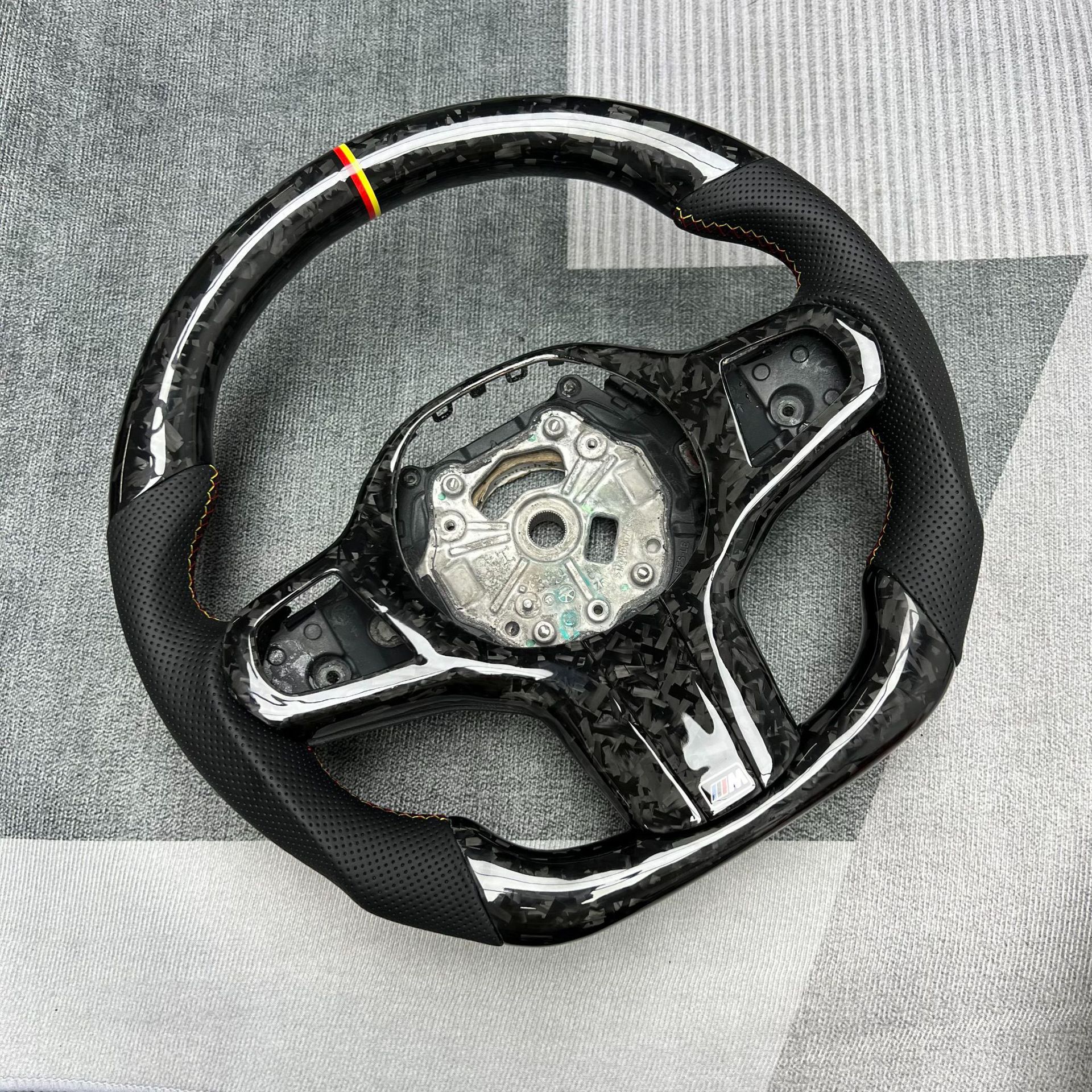 Suitable for Bmw Carbon Fiber Steering Wheel Processing and Customization, G38/G Chassis/Steering Wheel Full Series Upgrade Modification