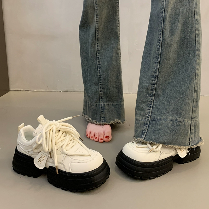 Универсальные белые туфли с высокой подошвой, женские кроссовки на толстой подошве, новинка 2024, осенние повседневные спортивные туфли на платформе для папы