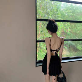 纯欲甜辣妹性感露背绝美黑色挂脖吊带连衣裙女夏季海边度假小个子