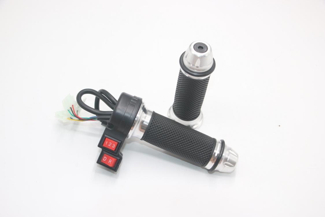 43 aluminio doble interruptor 123 + DR 2,8 enchufe primavera