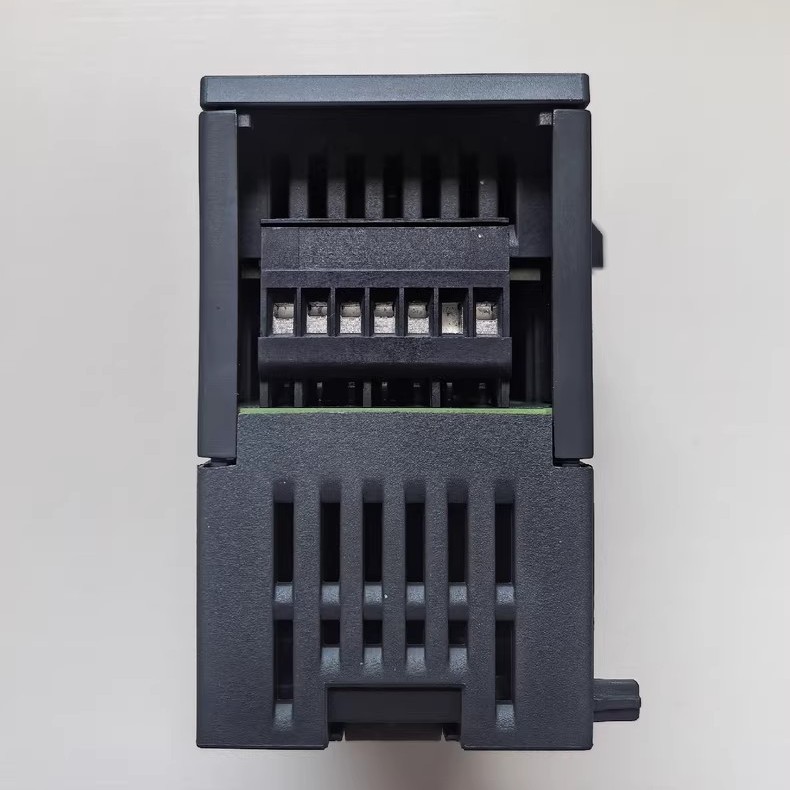 西门子200smart EM DE08 全新原装现货议价