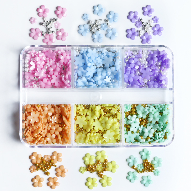 En caja de cinco pétalos flor uñas joyería tamaño mezclado flor resina joyería flor perla accesorios de uñas