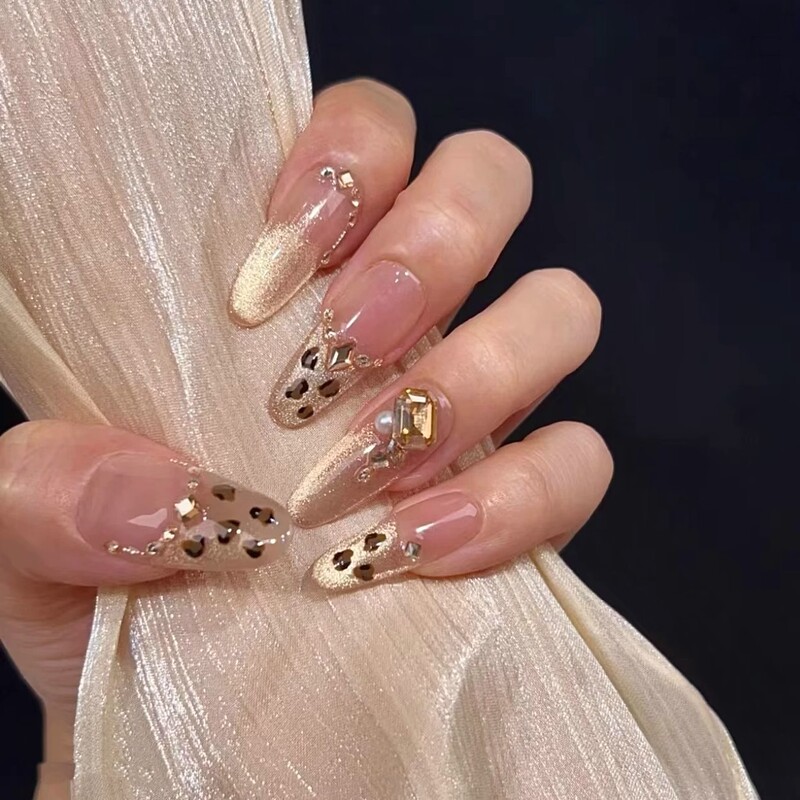 Colorful Her - [Leopard Print Hot Girl] Purely Handmade Wearable Nails with Diamonds, Luxurious and Stylish for Autumn and Winter, High-End Whitening Nail Pieces