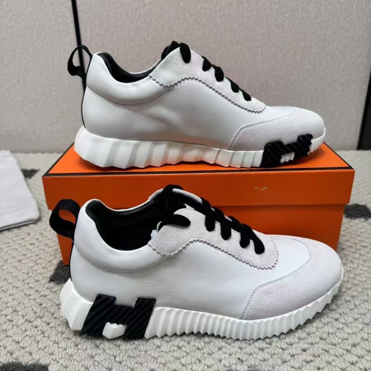 28 / 35